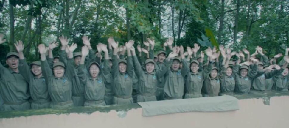 华体网页版页面登录20周年微电影《青春不留白》